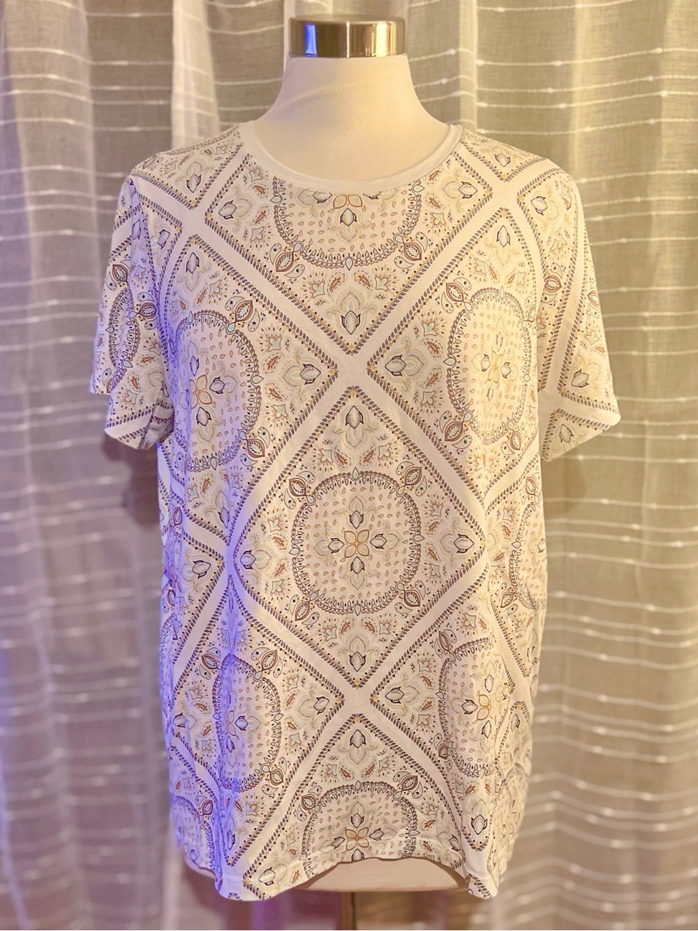 Lands' End Sz XL Supima Cotton Crewneck Tee in Medallion